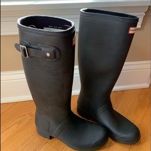 Hunter boots size 7 matte black